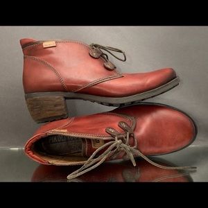 Pikolinos Le Mans soft leather booties in Oxblood